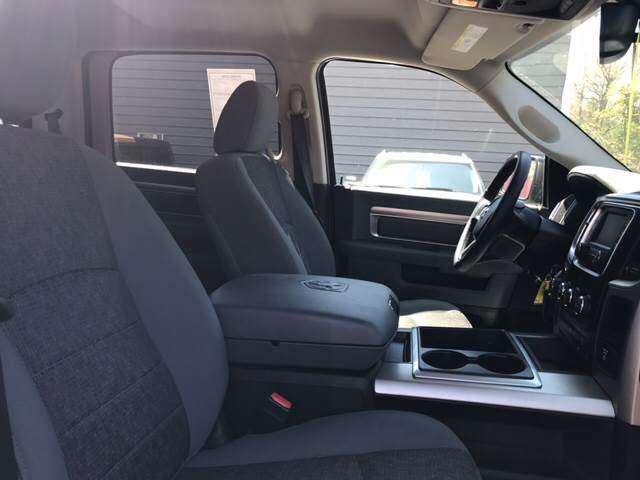 2015 RAM Ram Pickup 1500 4x4 SLT 4dr Crew Cab 5.5 ft. SB Pickup